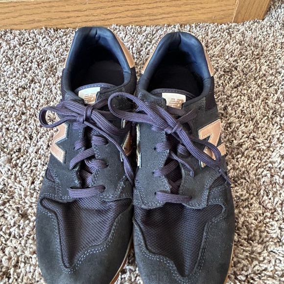 New Balance Sneakers - Picture 4 of 6